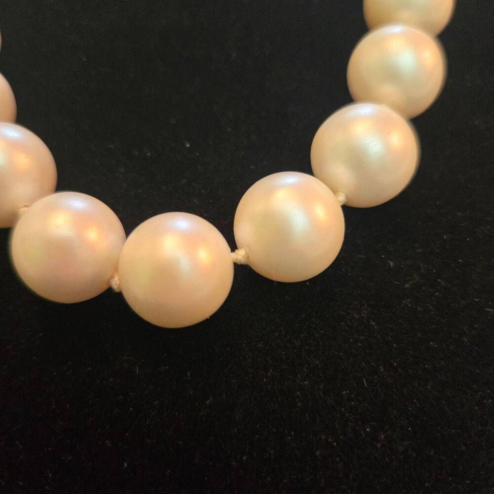 Vintage Pearl Bead Necklace - Picture 2 of 4